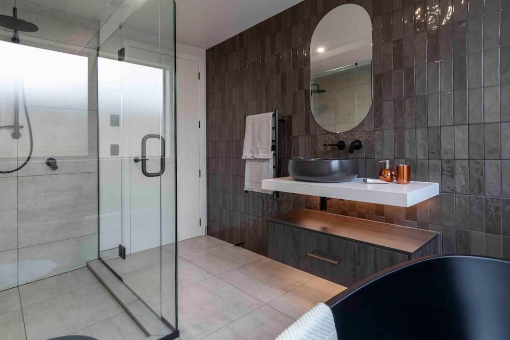 陶朗加Luxury Escape In Cbd - Walking Distance To Town别墅 外观 照片